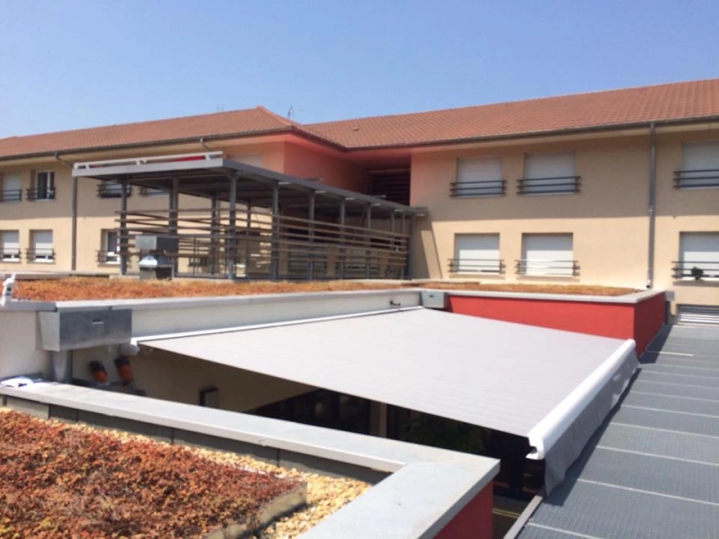 store-banne-exterieur-2 store-banne-exterieur-2